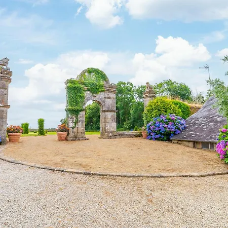 Manoir De Moellien, The Originals Relais Отель