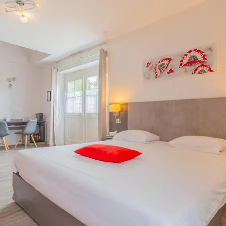 Отель Manoir De Moellien, The Originals Relais Плоневе-Порзэ